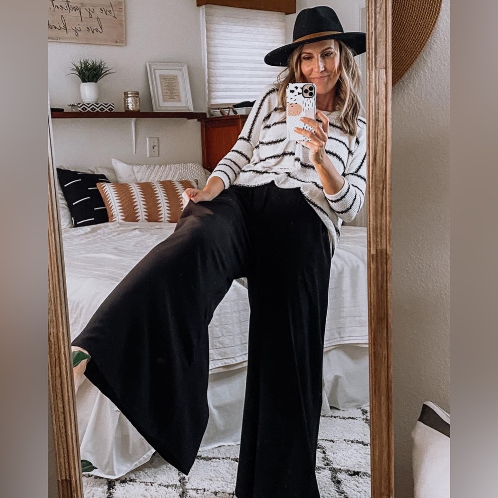 Carly Jean - Black wide leg pants